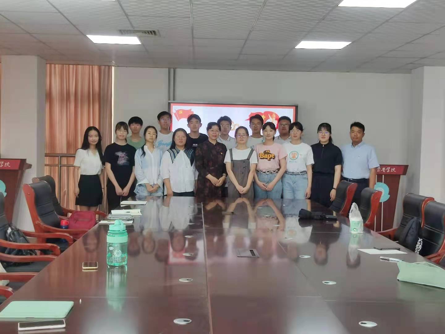 永利yl23455师生集中收看庆祝中国共产党成立100周年大会